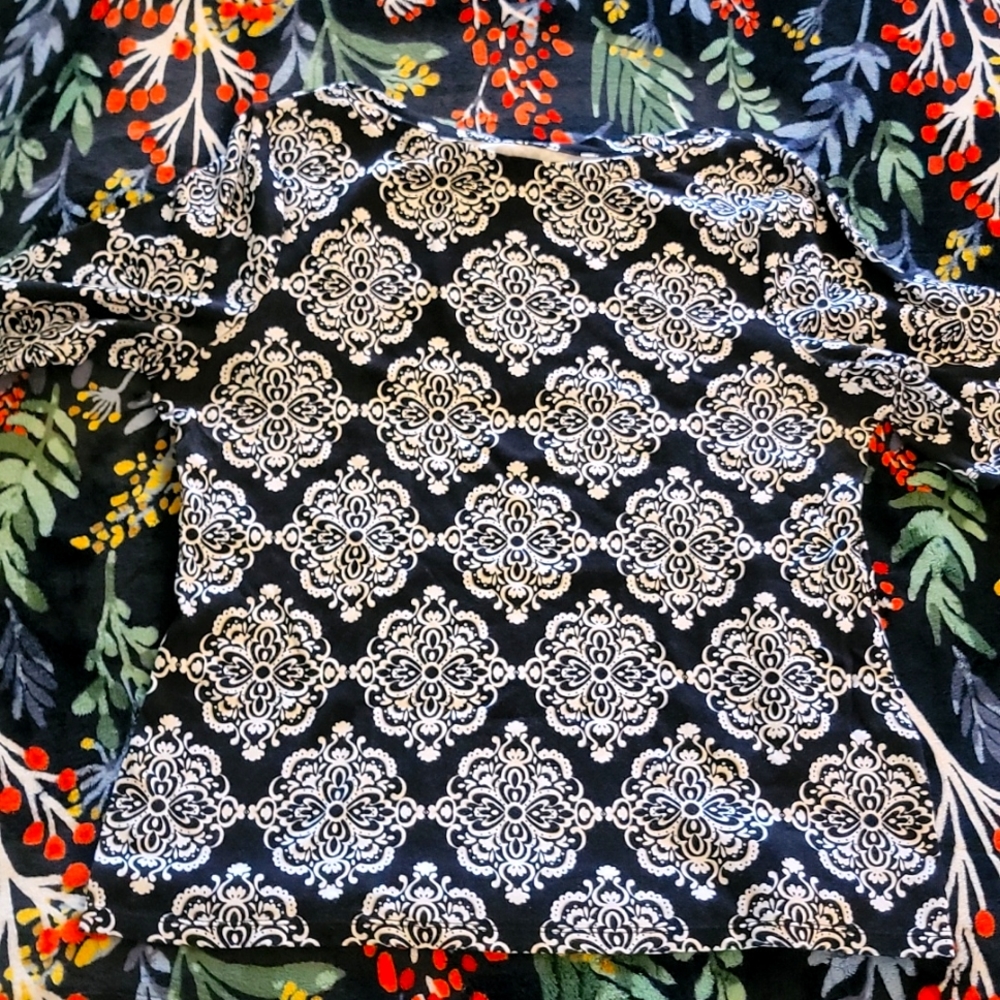 NWOT Black and White Printed Top